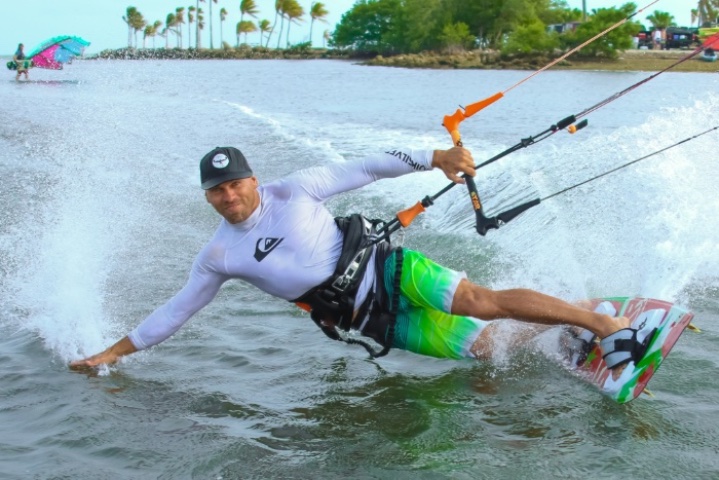 Kitesurfing and Foiling Lessons in Minnesota